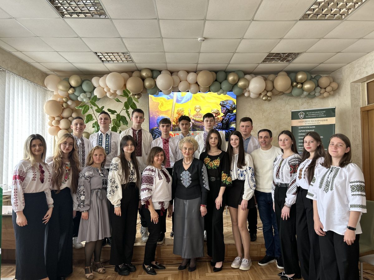 Три роки супротиву, три роки вдячності, три роки абсолютного героїзму українців…